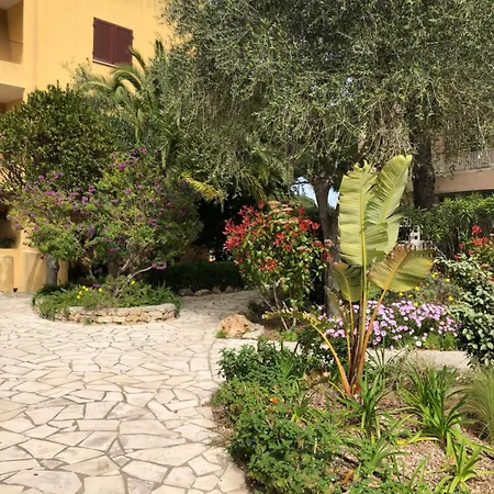 Apartment Rez De Jardin Cavalaire-sur-Mer